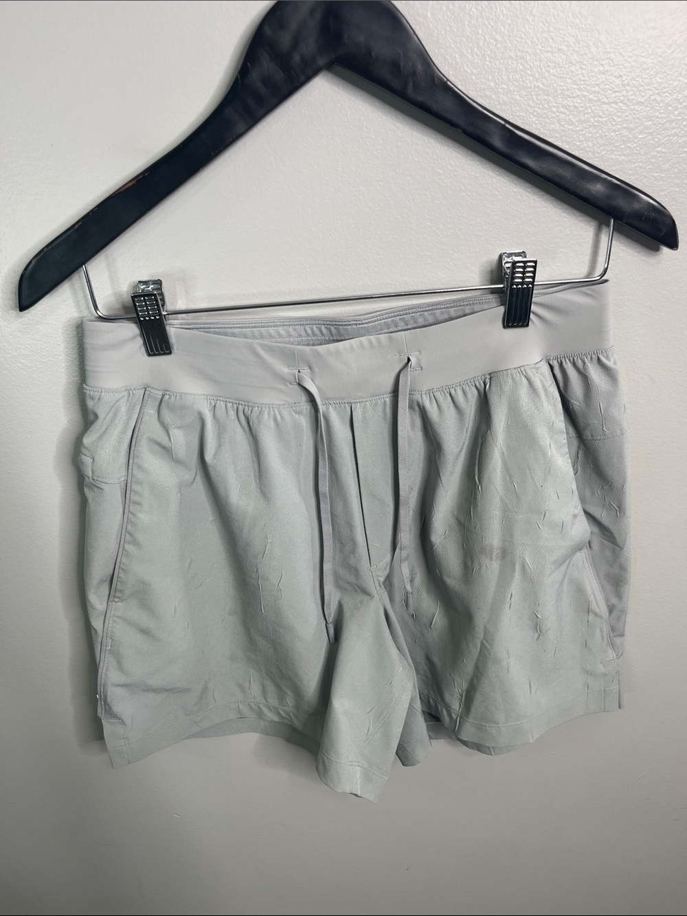 Lululemon Pace Breaker Shorts Light Gray Size S